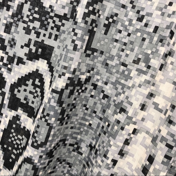 Pixel Phyton Print Scarf - Picture 5 of 6